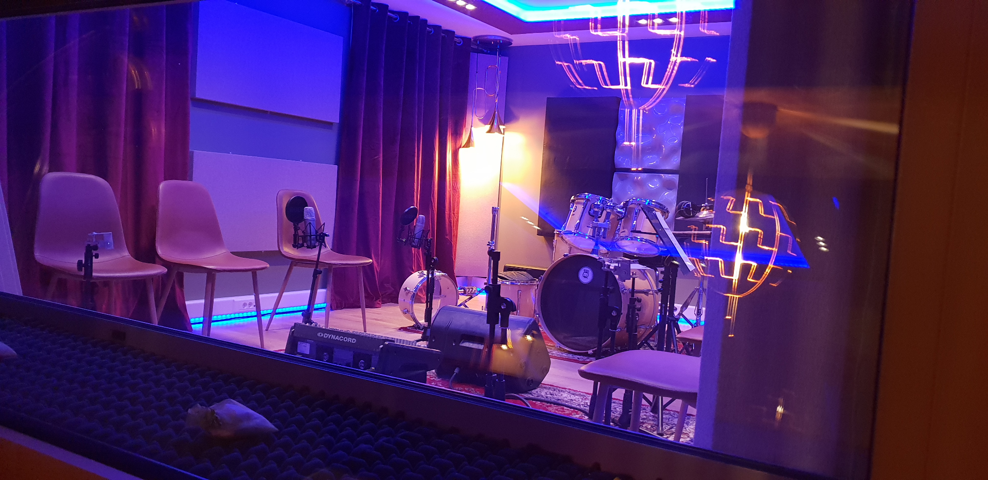 Live room view